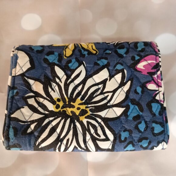 Vera Bradley Wristlet Wallet African Violet Floral Excellent No Strap Clean - Picture 2 of 7